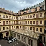 Artwall Residence Budapest By Nw